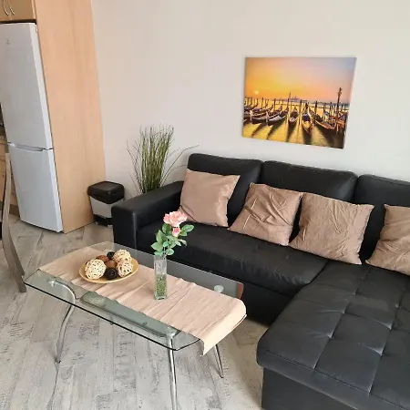 Duplex Penthouse Puerto Colon Only 5 Min. To The Beach, 2 Terraces, Pool, Wifi, Dishwasher