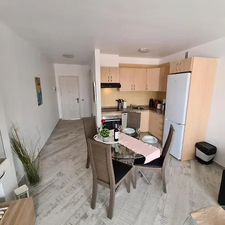 Appartement Duplex Penthouse Puerto Colon Only 5 Min. To The Beach, 2 Terraces, Pool, Wifi, Dishwasher *