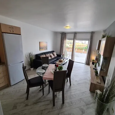 Duplex Penthouse Puerto Colon Only 5 Min. To The Beach, 2 Terraces, Pool, Wifi, Dishwasher Апартаменты *